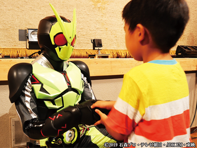 キャラクターショースタッフ 募集